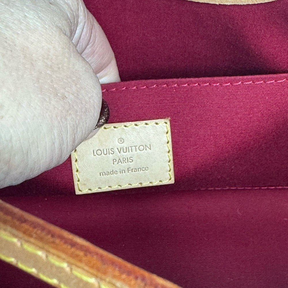 Authentic Louis Vuitton Monogram Vernis Roxbury Drive Handbag - Picture 8 of 9